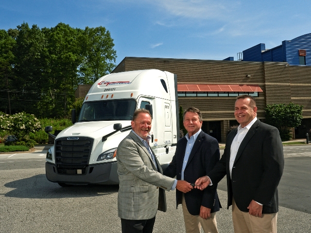 Freightliner Trucks delivers 50,000th new Cascadia