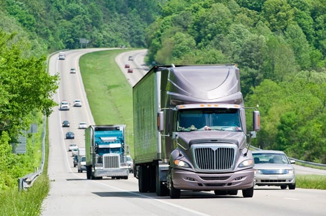 Class 8 used truck sales volume drops in February