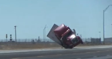 Insane wind event in Amarillo TX topples multiple rigs – crazy video!