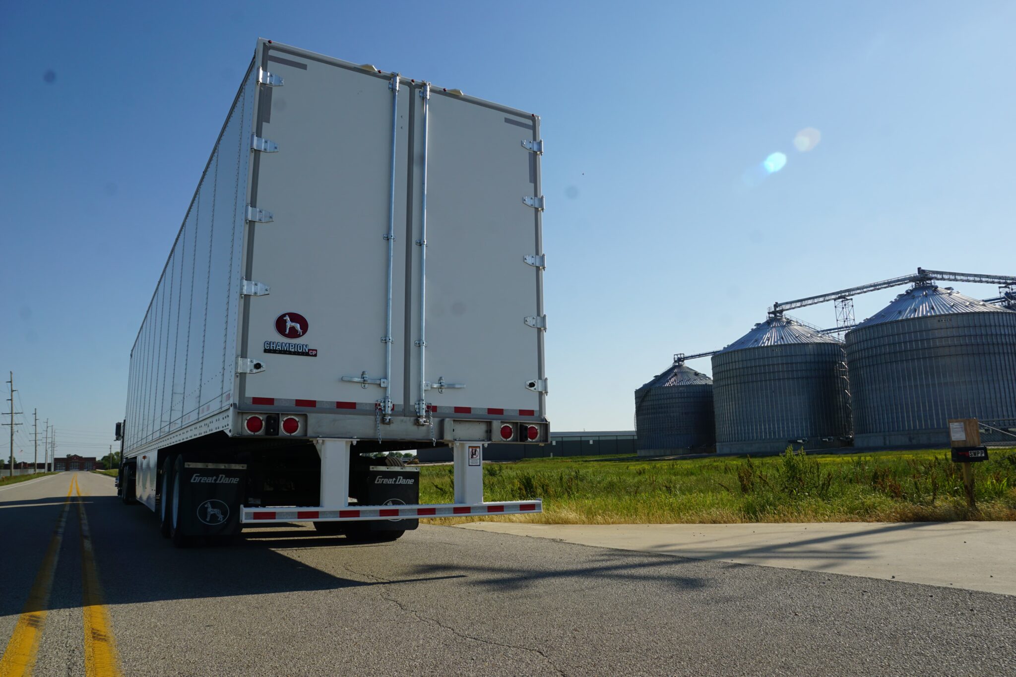Trailer orders year-over-year down, analysts report
