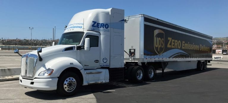 Kenworth T680 with Toyota hydrogen fuel cell technology displayed at LA port