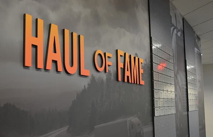 Schneider inducts 26 elite drivers into Haul of Fame for career achievements in safety