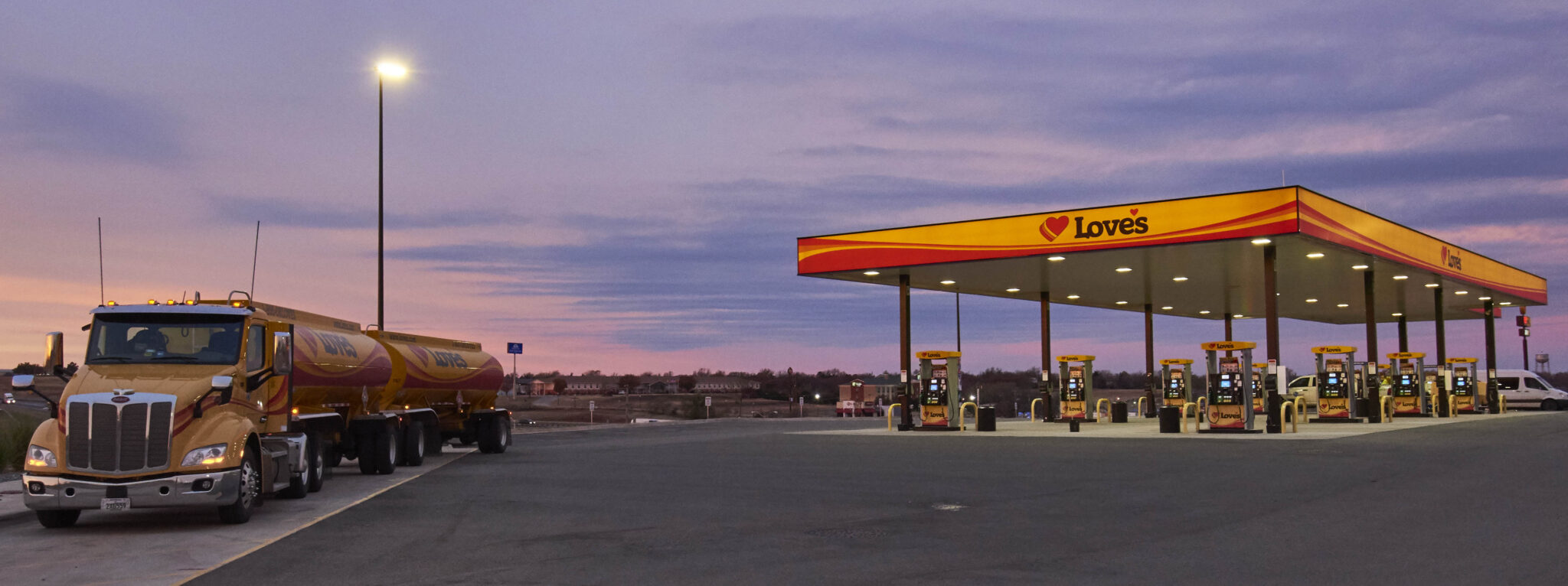 Love's opens 16th location in Missouri at Willow Springs