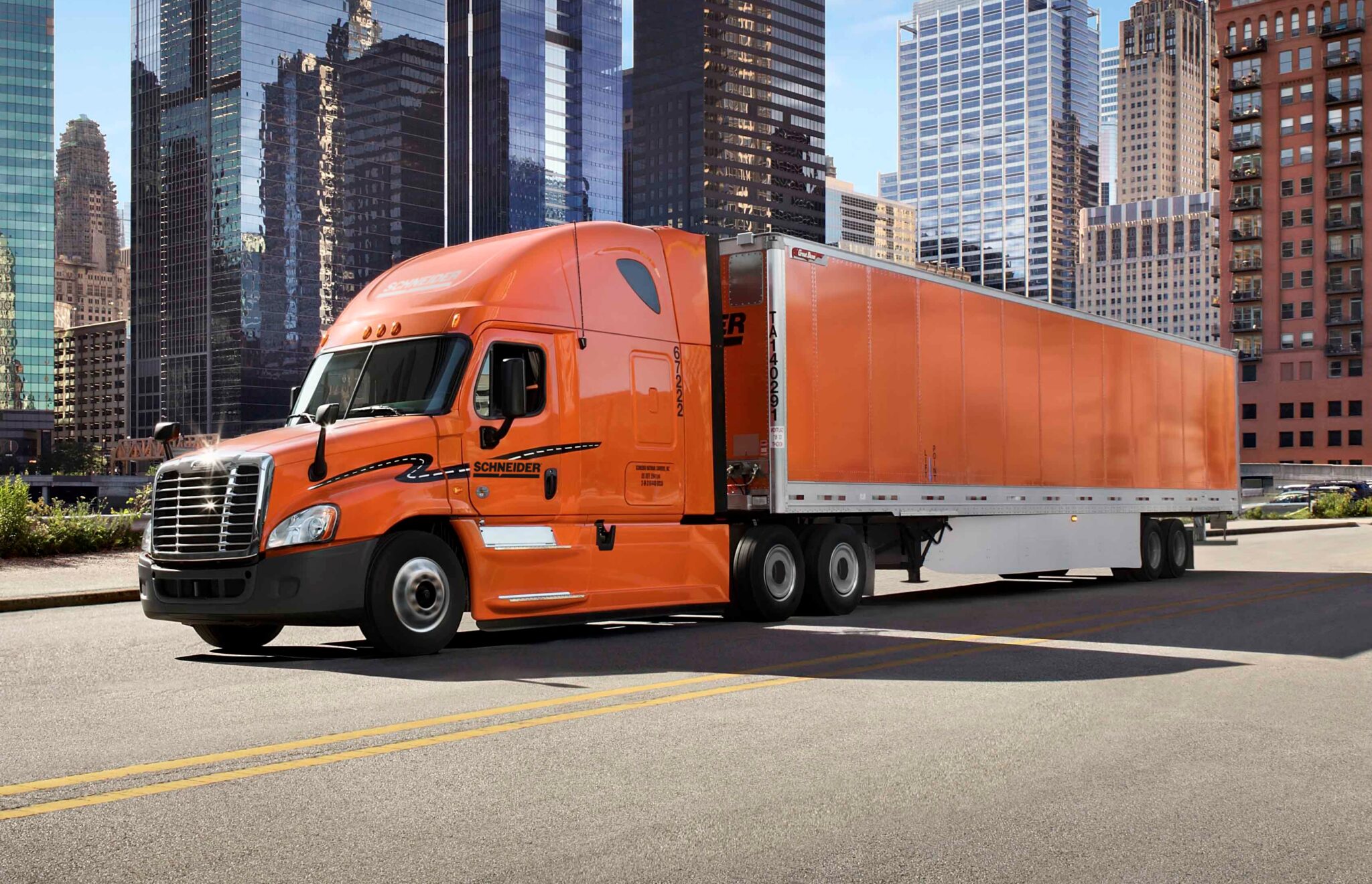 Schneider Donates Trucks To Cdl Schools To Attract New Drivers Update Training Fleets Thetrucker Com
