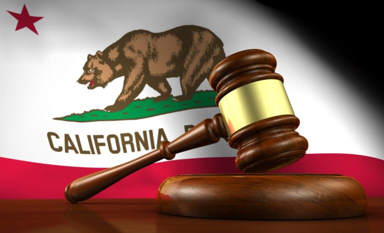 Federal judge halts California labor law as it relates to truckers