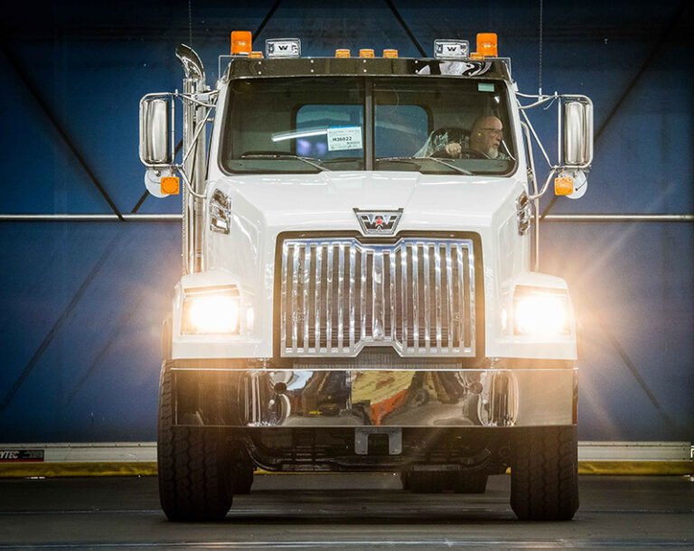 Daimler Trucks delivers its 200,000th Western Star truck in U.S.