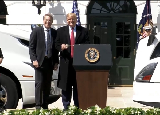 ATA joins President Trump in recognizing nation’s truck drivers at White House