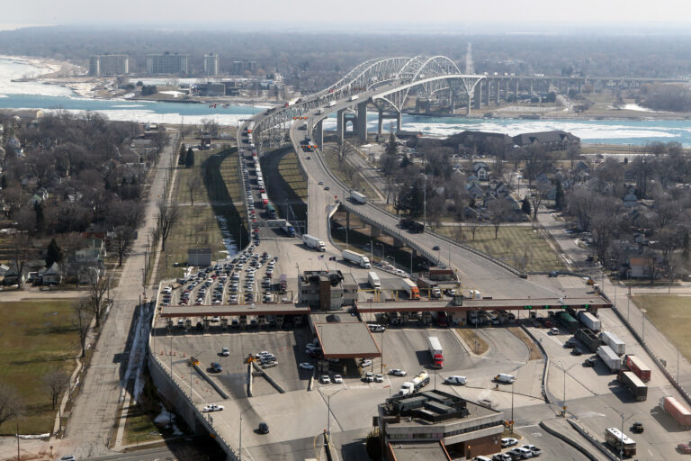 No cash payments accepted at Michigan’s international Blue Water Bridge through June 21