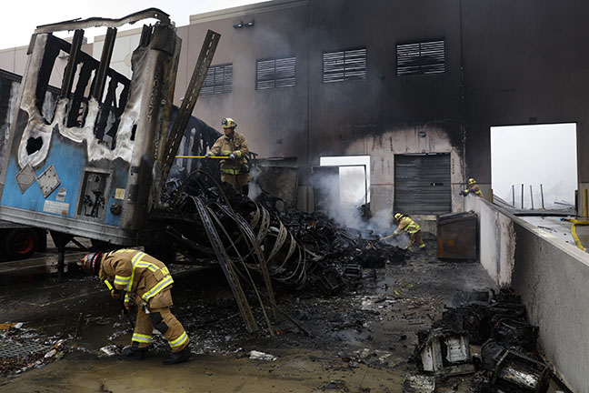 Fire destroys Southern California Amazon distribution facility