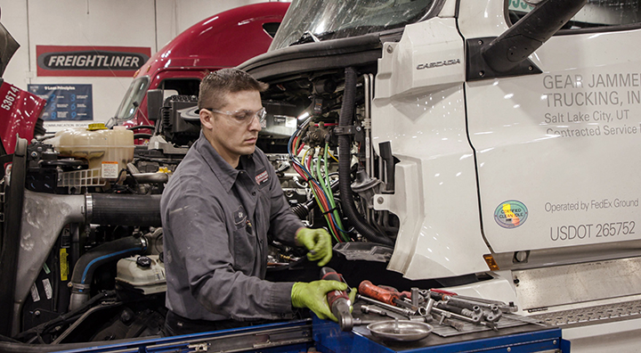 Daimler Trucks North America annual technician skills competition adds new virtual rounds