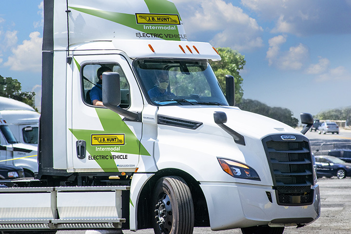 J.B. Hunt makes first company delivery using the all-electric Freightliner eCascadia