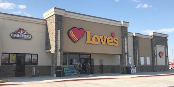 New Love’s Travel Stops in Illinois, Texas add total of 186 new truck parking spaces