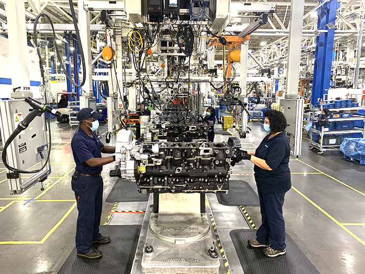 PACCAR’s Mississippi engine factory celebrates 10th anniversary