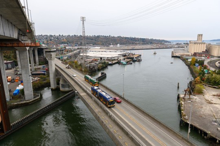 Seattle DOT asks public to avoid Low Bridge, leave route clear for emergency vehicles, heavy freight