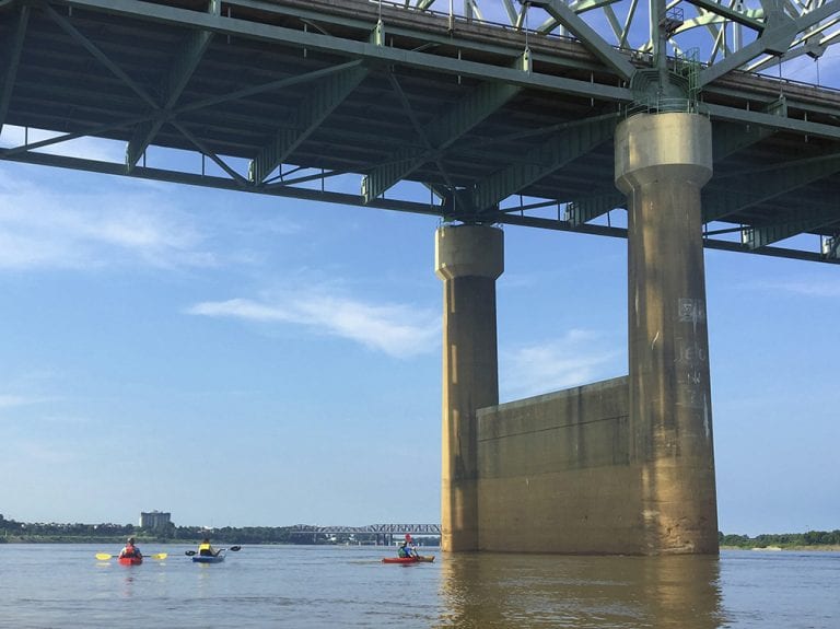 Kayaker’s photos show crack in closed I-40 bridge in 2016
