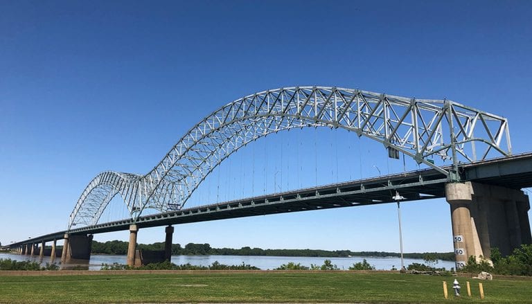 Transportation secretary to visit closed interstate bridge