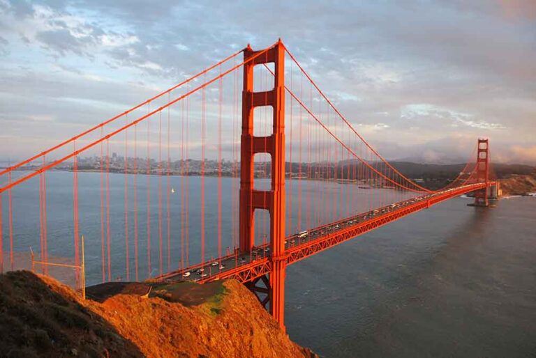 Protesters temporarily block Golden Gate Bridge