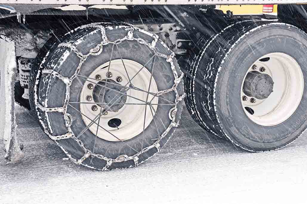 Oregon to fine drivers nearly 900 for tire chain violations