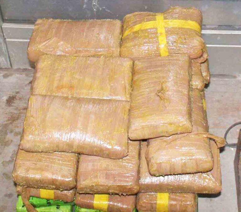 More than 400 packages of meth seized from semi trailer