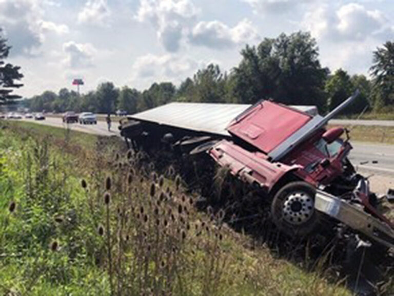 Trucker loses life in Indiana wreck