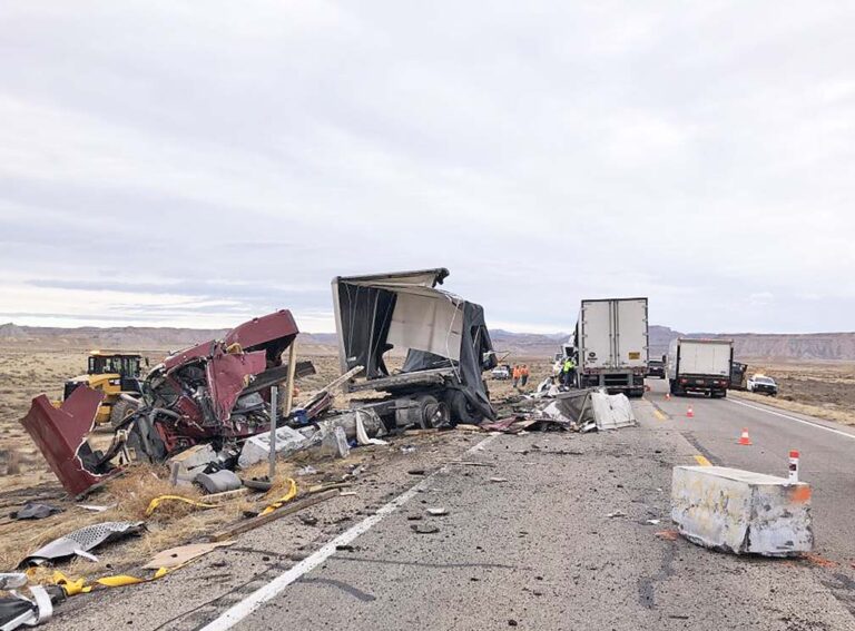 2 truckers killed after colliding head on in Utah