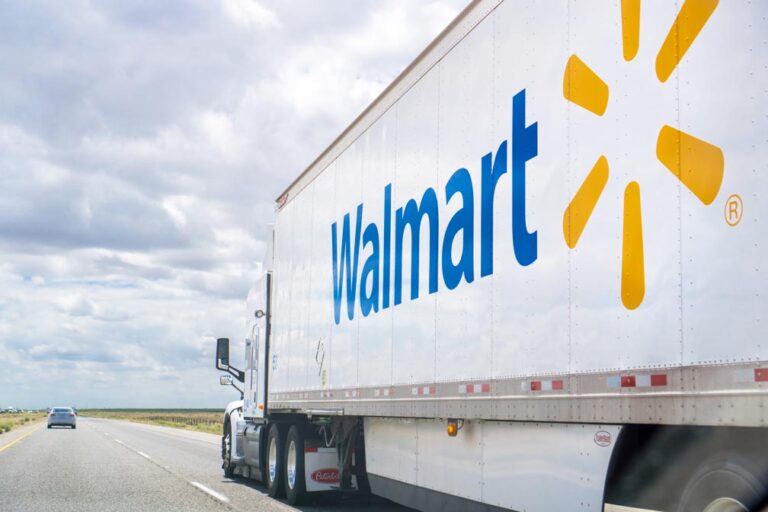 Female truck driver sues Walmart over uniform pants