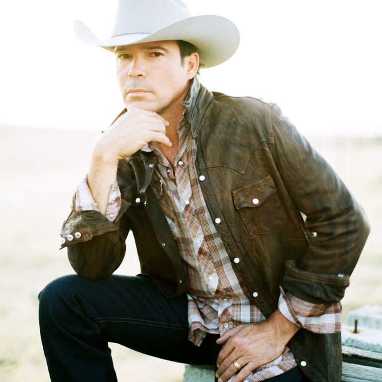 DAT sponsoring free Clay Walker concert at the Mid-America Trucking Show