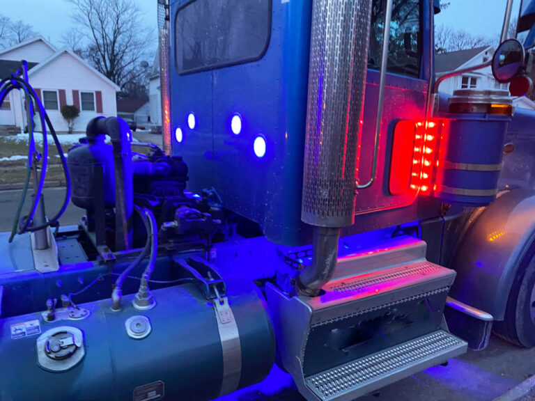 Blue lights on big rig a no-no in Wisconsin