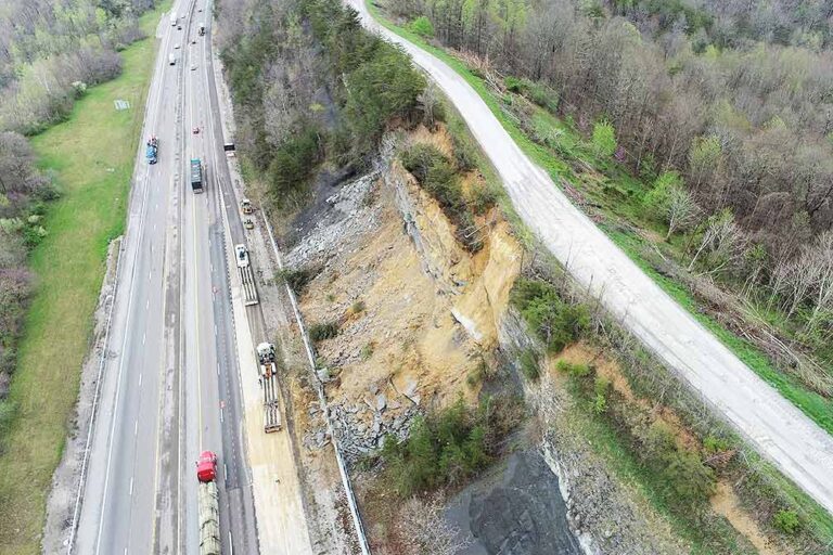 Rockslide closes part of I-75 near Tennessee/Kentucky border