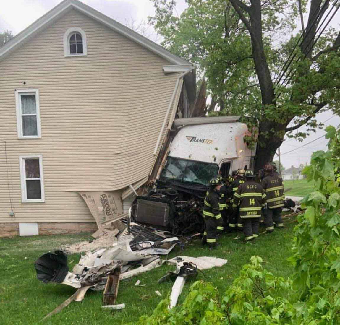 Tractortrailer crashes into Pennsylvania home
