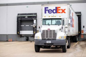 22 08 08 FedEx Freight dock door web