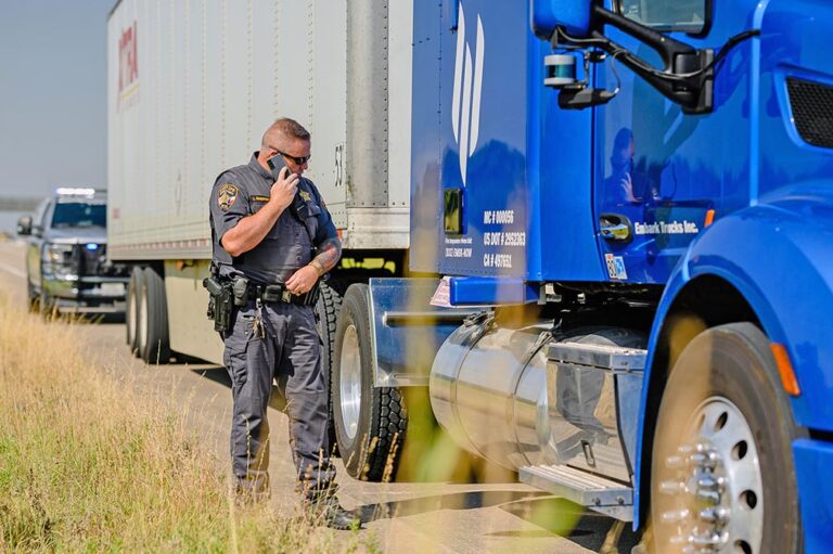 Embark demos what happens when driverless rig is pulled over by police