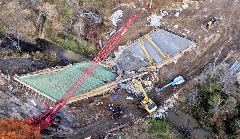 Construction worker dies after Missouri bridge collapse