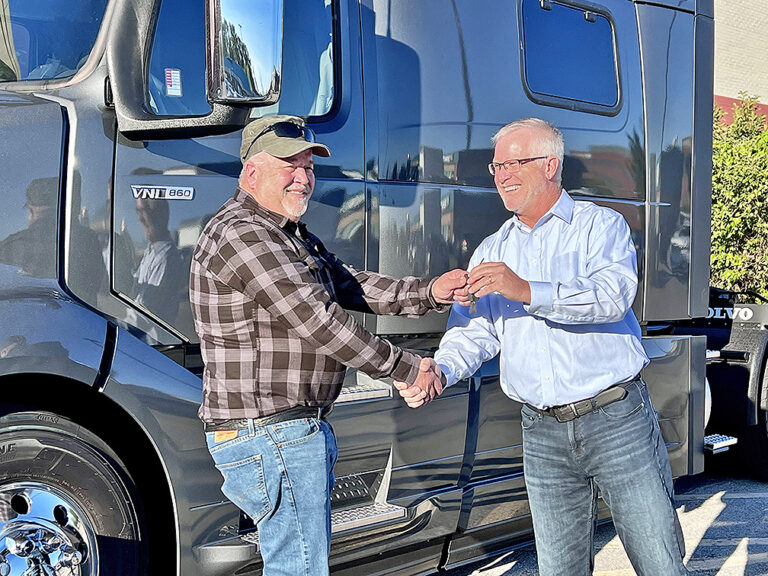 Owner-operator Tony Green wins 2022 Landstar Deliver to Win Truck