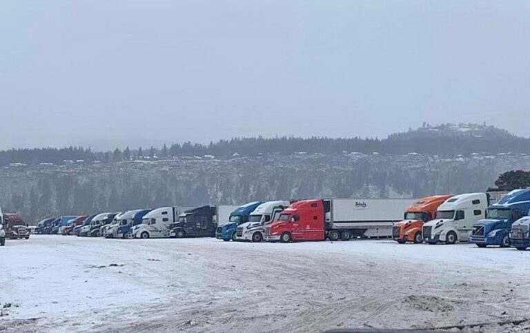 Truck parking scarce along Oregon’s I-84 due to winter storm
