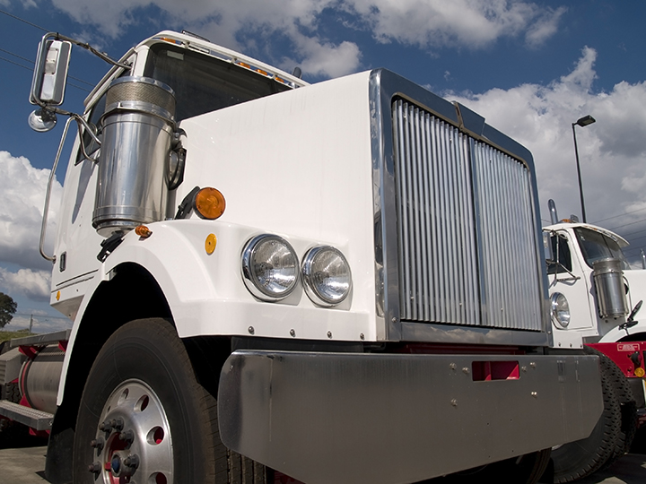 Used Class 8 truck sales retreated in February