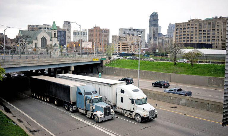 Safest roads for truck drivers are in Michigan, new study notes