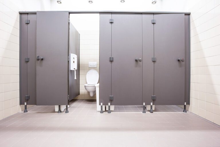 Washington state passes restroom access law for truckers