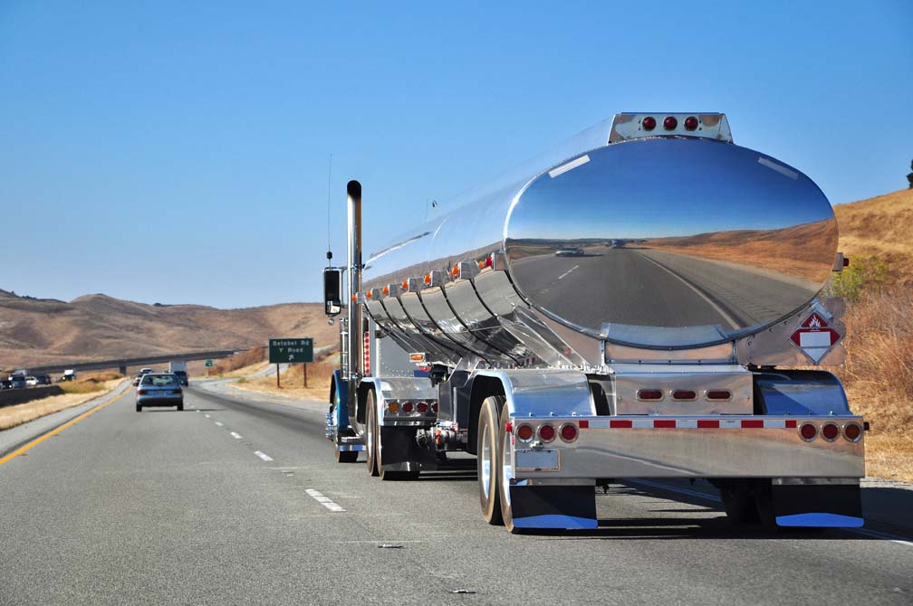 Nebraska governor temporarily waives HOS regulations for fuel haulers