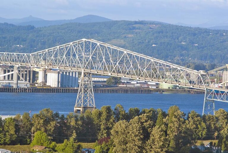 Lewis and Clark Bridge connecting Washington, Oregon, to close several days for repairs