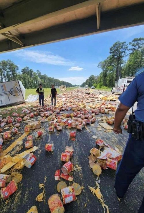 Rig wrecks, spills nacho cheese on I-30 in Arkansas