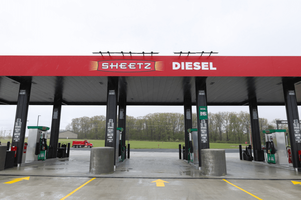 New Sheetz location in London, Ohio, has 41 truck parking spots