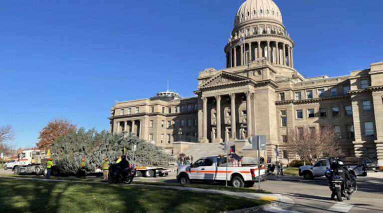 Idaho state Christmas tree arrives at capitol via big rig