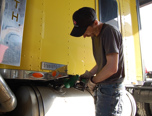 Diesel averages remain flat, still above $4 a gallon nationally