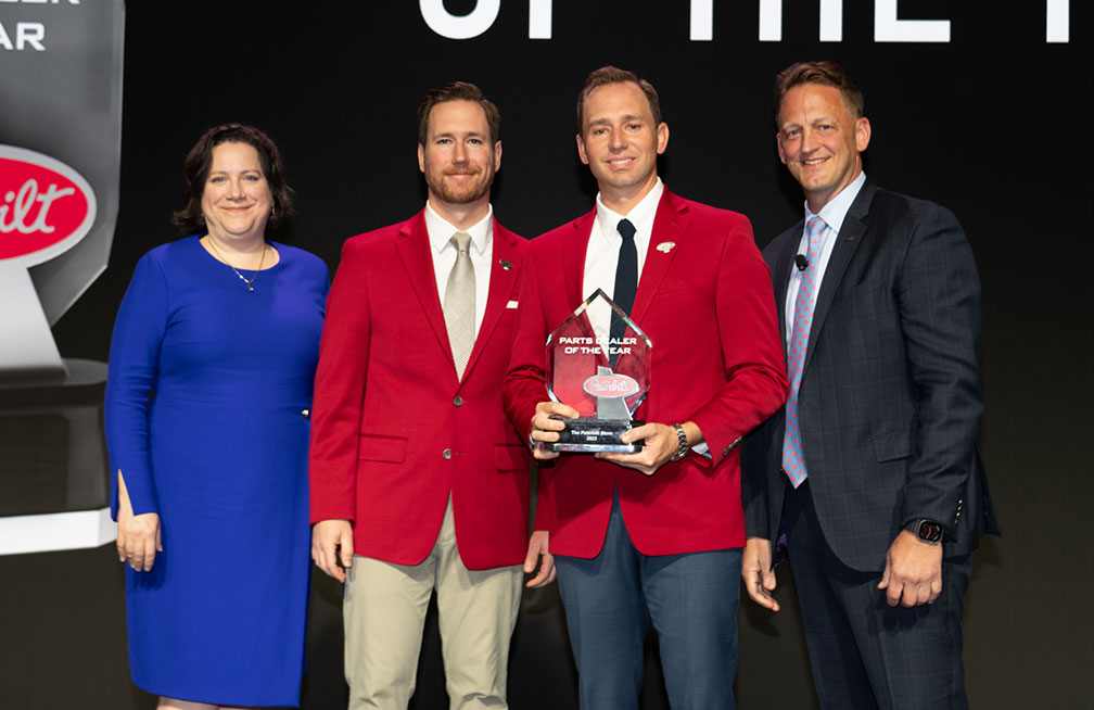 PACCAR Parts awards dealer performances at Peterbilt Dealer Meeting