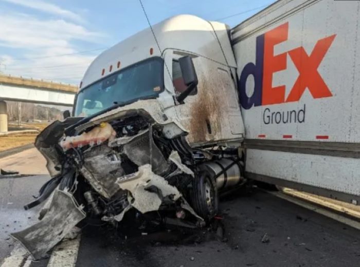 2 in Audi dead after head-on collision with FedEx 18-wheeler