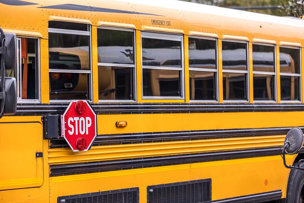 3 children and 2 adults die after school bus collides with semi in ...