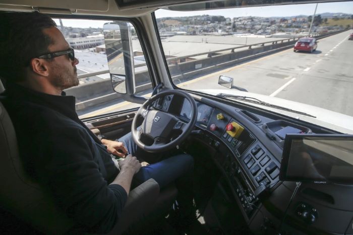 Teamsters-endorsed autonomous vehicle safety bill passes in California Assembly committee