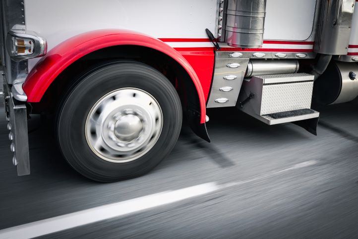 Feds issue final version of emergency braking rule for cars; big truck rule looms