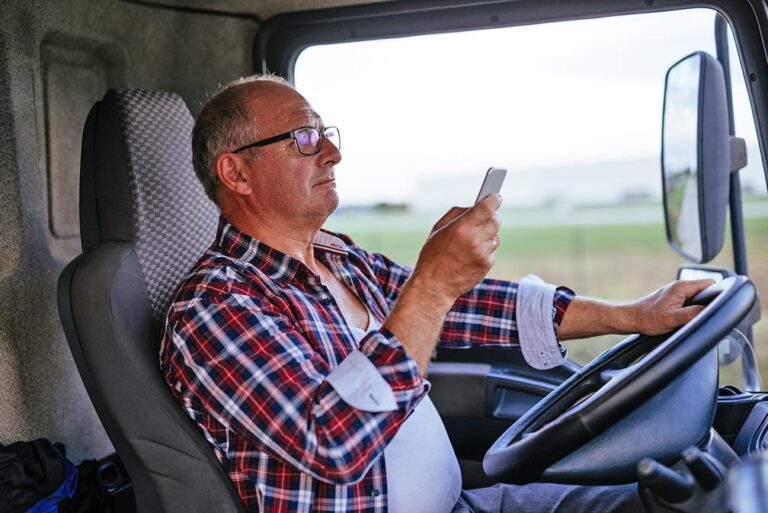 Travelers rolls out annual Risk Index; distracted driving numbers are up